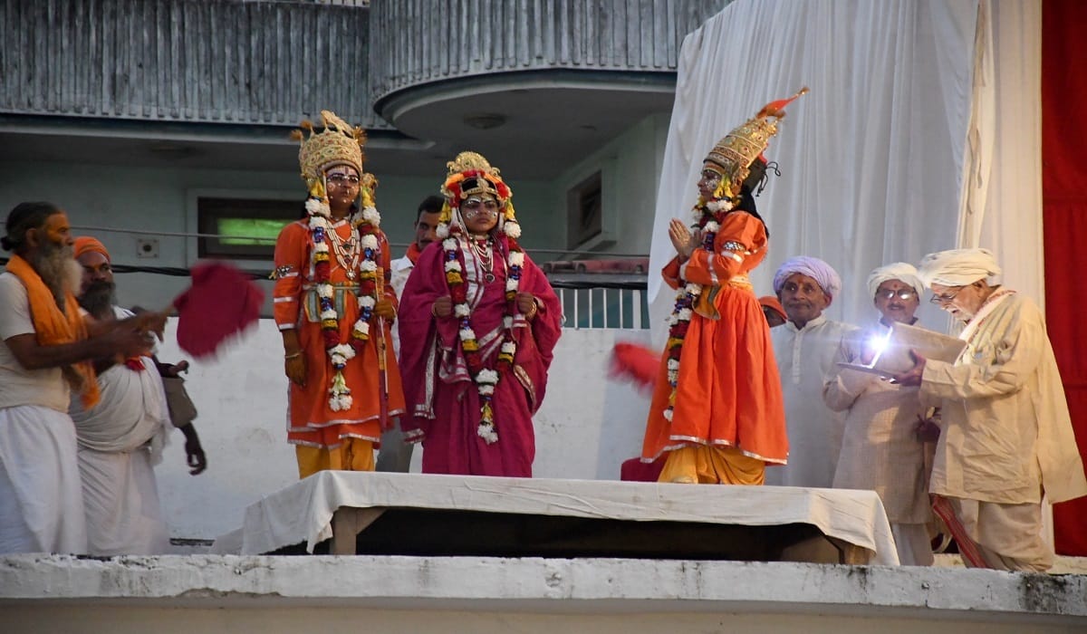 Ramnagar ki Ramlila 10th day Lord Rama kept his fathers promise left for forest with Sita and Lakshman