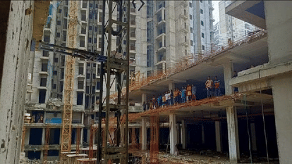 आम्रपाली ड्रीमवैली फेज-2 की निर्माणाधीन साइट