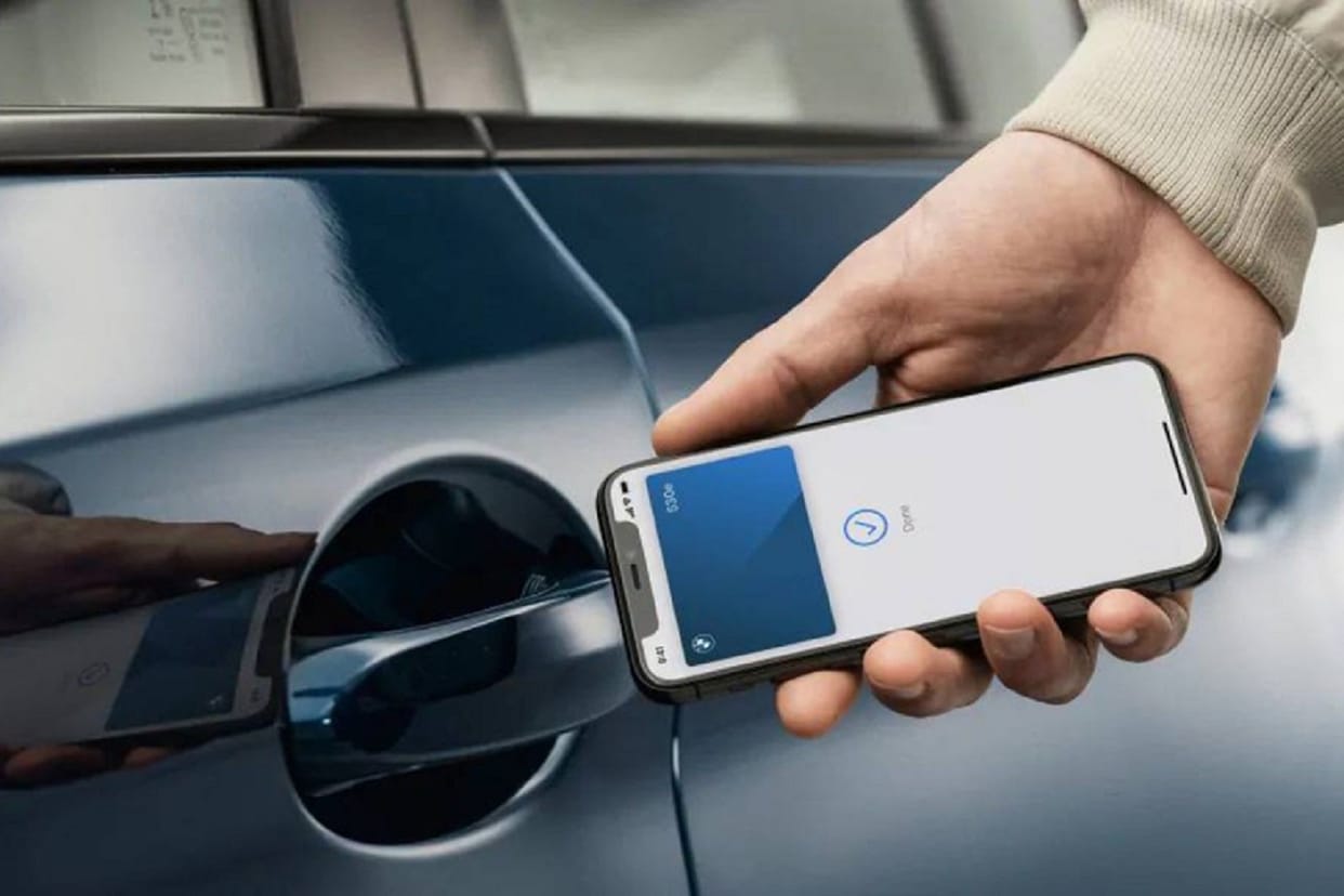 Using wireless charger of Luxury car BMW 3 series may damage Apple iPhone 15 smartphone