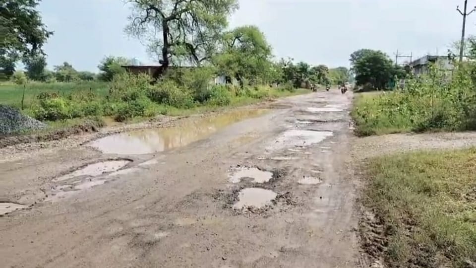 notice issued to contractor regarding delay in NH 130 road widening work in Mungeli