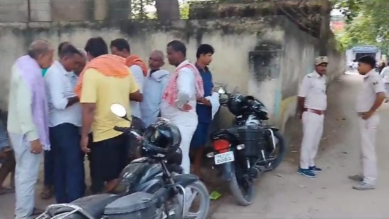 Husband accused of beating wife to death for opposing illicit relationship in Vaishali