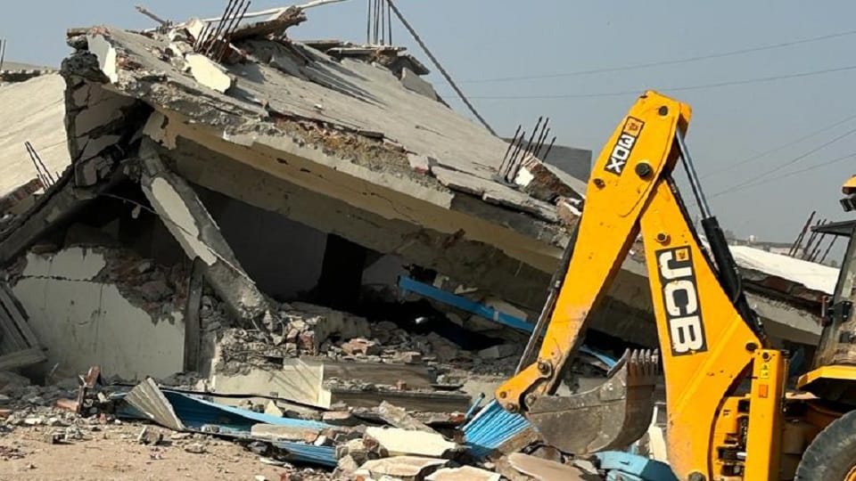 MCD demolished two buildings in Jahangirpuri construction was done in unauthorized