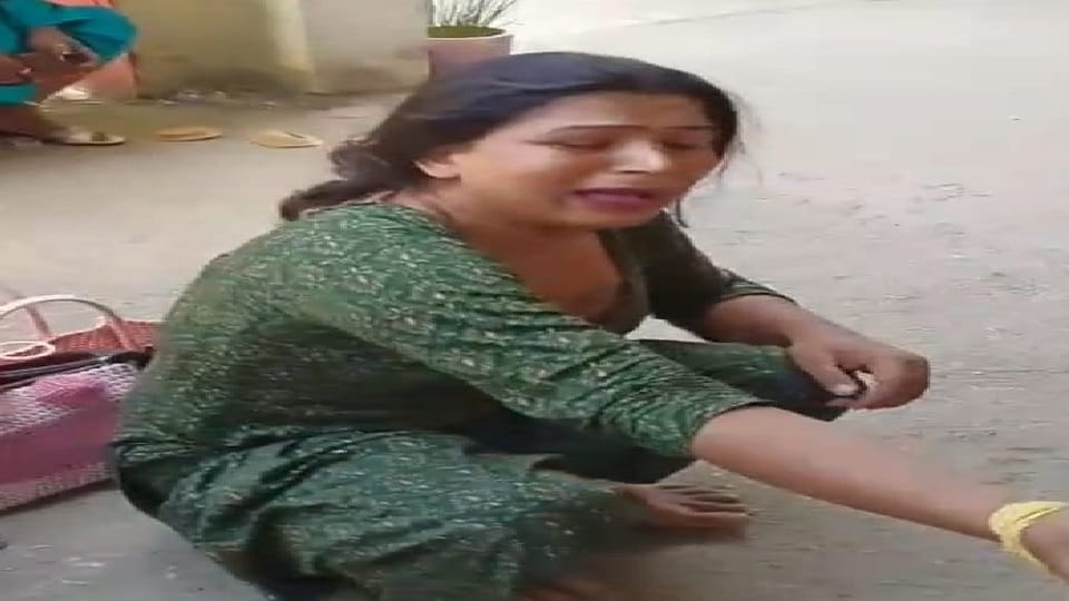 transgender tied up and beaten in police station due to dispute regarding greetings in Noida