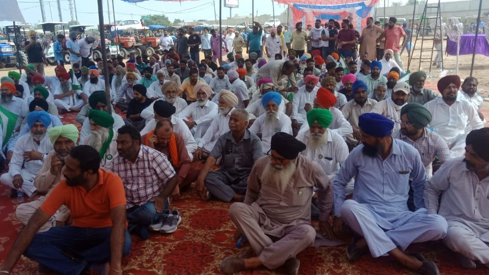 Farmers dharna near Ladowal Toll Plaza in protest against non-compensation of lands in Ludhiana
