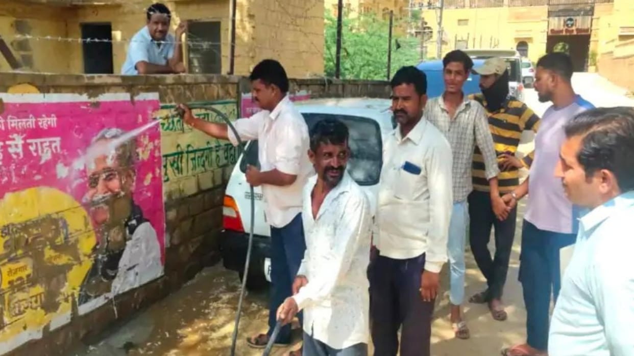 Rajasthan Election 2023 Work to remove posters and banners of government schemes started in Jaisalmer and Kara