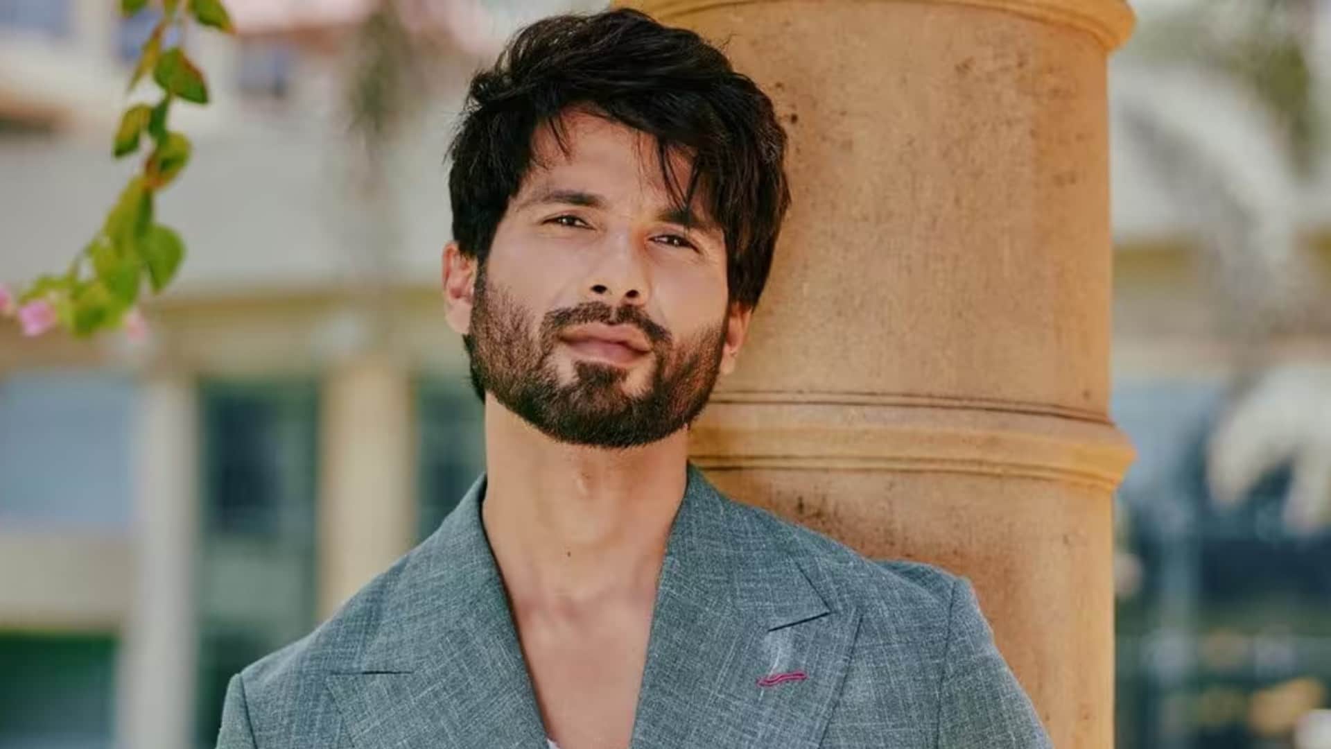 Teri Baaton Mein Aisa Uljha Jiya actor shahid kapoor reacts on hrithik roshan Burden of Being a Star Comment