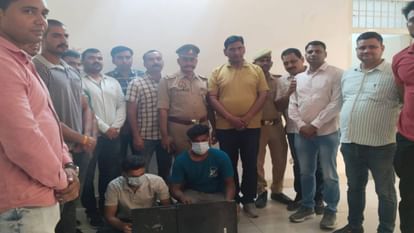 Four criminals arrested in an encounter who committed robbery in school in Agra