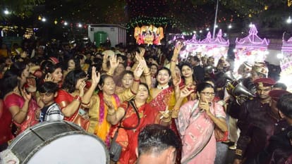 taken out in historic Rambarat live coverage in Agra Various tableaux being became center of attraction