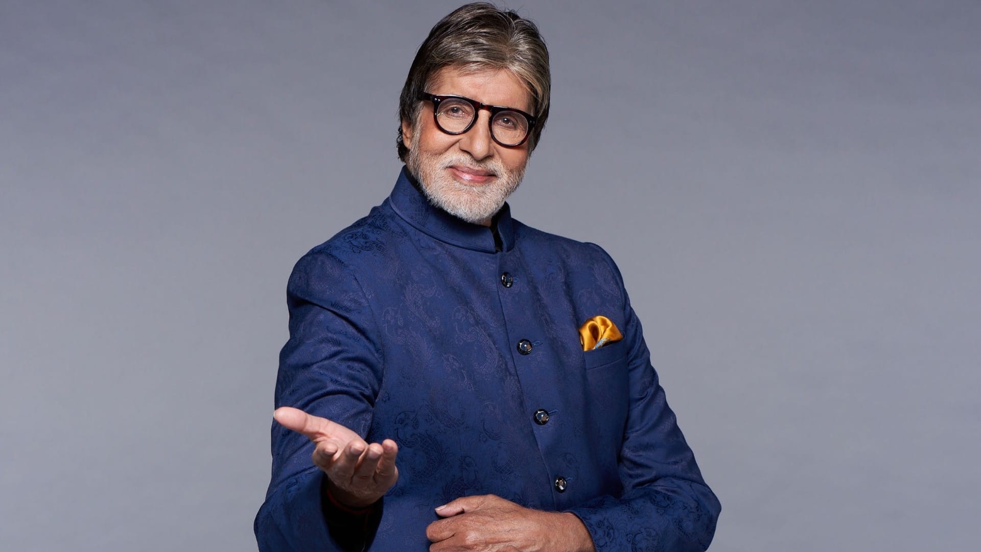 Kbc 15 star Amitabh Bachchan revealed he has never allowed Abhishek Bachchan and Shweta Nanda to do Sky Diving