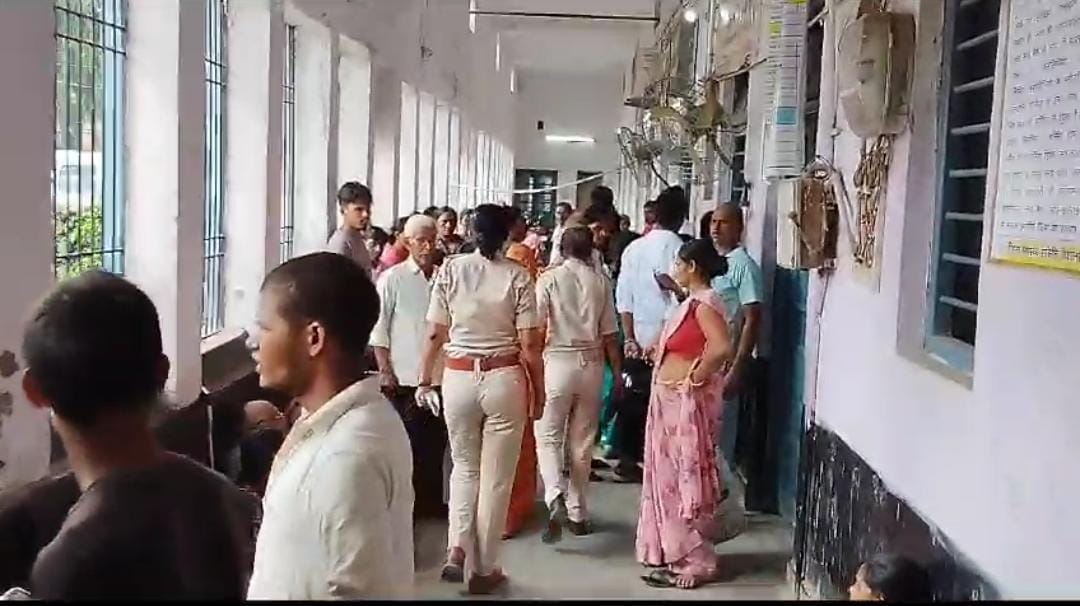 Bihar News : criminals kidnapped a minor from boat in Vaishali and gang-raped her across the river.