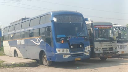 बस की छत सामान उतारते वक्त चालक को लगा करंट