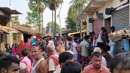 Hotel operator stabbed to death while sleeping in his house in Vaishali; criminal escaped after locking door