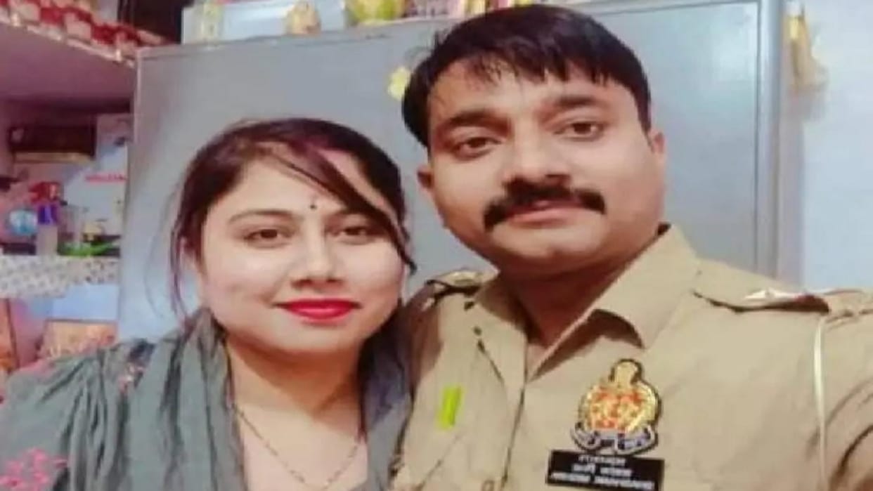 Inspector shot pregnant wife in Jhansi Wife saved her life by hiding behind shoe rack