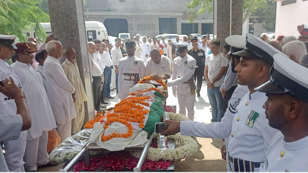 Rohtak: Commander Inder Singh, who sank Ghazi submarine, merged in Panchatatva