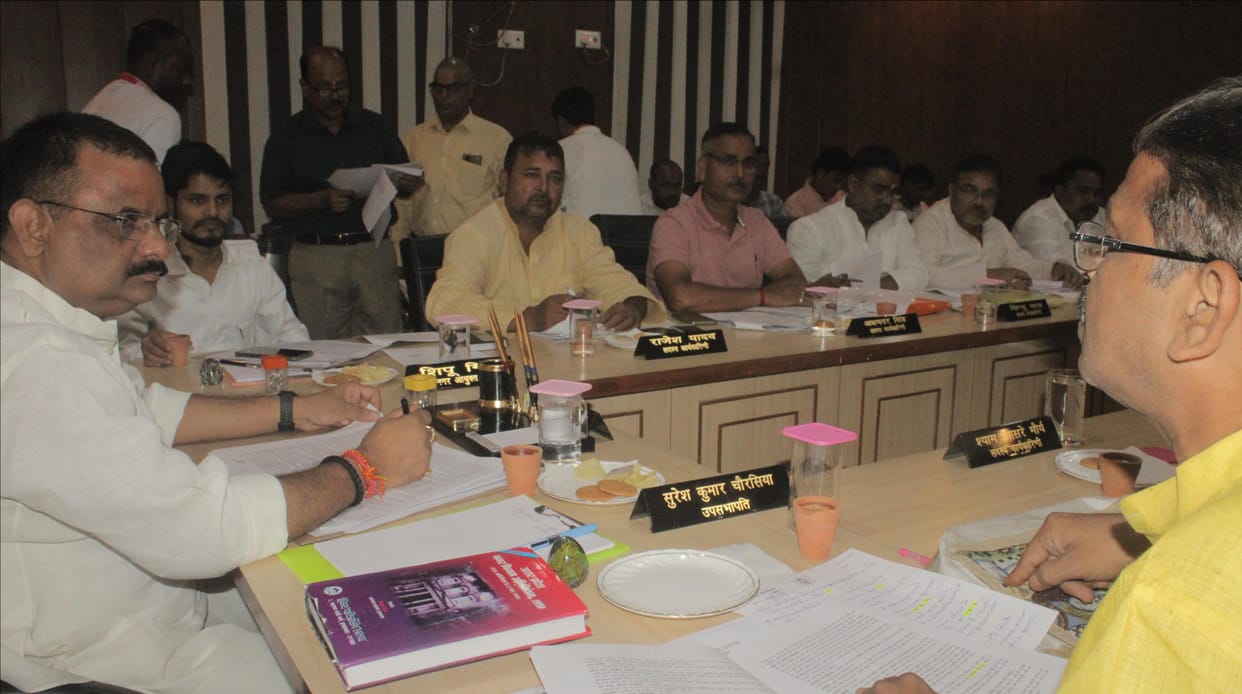 Varanasi Municipal Corporation said: PM-CM's picture will be installed in every Durga Pandal, Mayor said  No