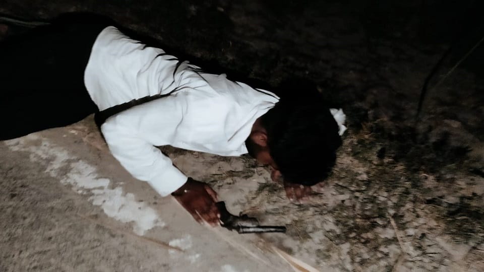 Kasganj Police encounter with accused shot in the leg
