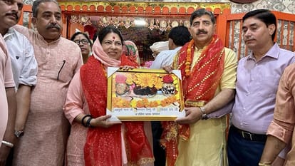 केंद्रीय मंत्री मीनाक्षी लेखी