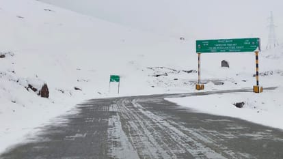 Ladakh: BRO should also take help of army engineers for continuous operation of Zojila Pass