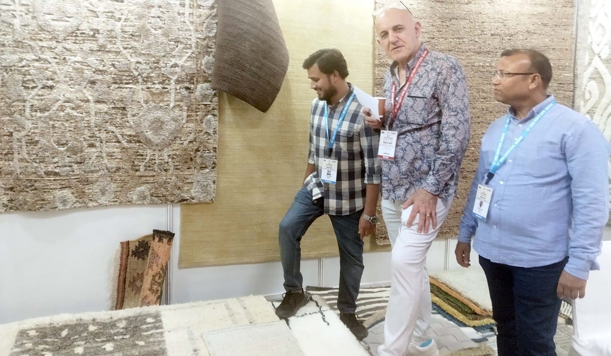India Carpet Expo in bhadohi Buyers keep looking for beautiful cheap and durable carpets