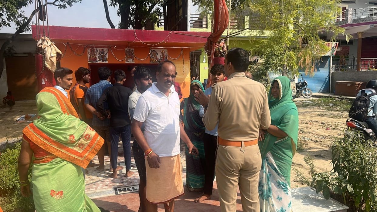 Anarchist elements broke the idol of Shivalinga and Nandi in the temple, anger among villagers.