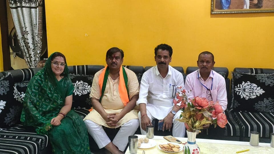 भाजपा प्रत्याशी राकेश यादव