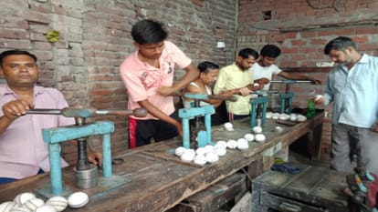 World Cup: Cricket players from all around the world are spinning ball made in Fitkari village, Meerut