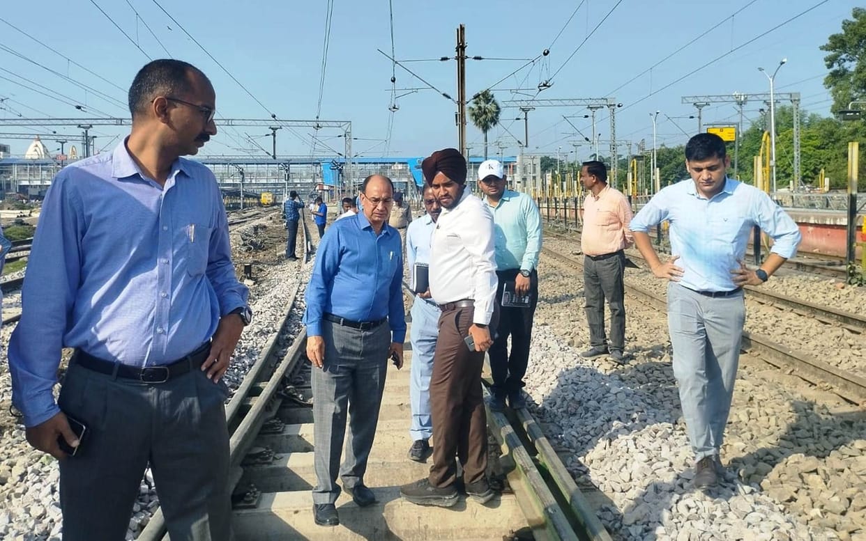DRM arrived to take stock of the yard remodeling works, said - trains will run from Cantt station from this da