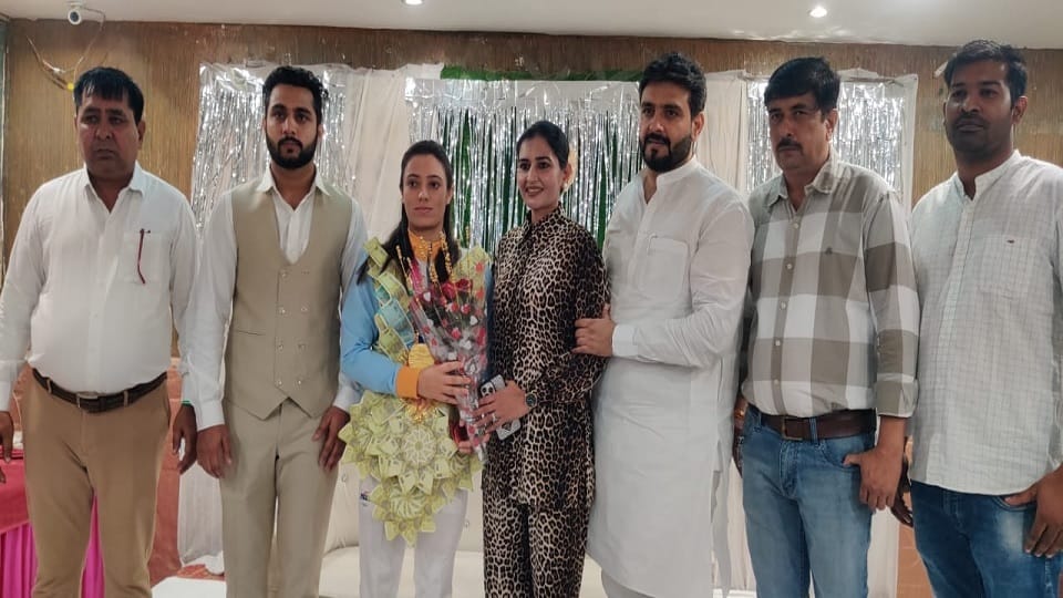 Panipat: Asian Games Kabaddi medal winners Bapauli boy and Budsham daughter in law get warm welcome