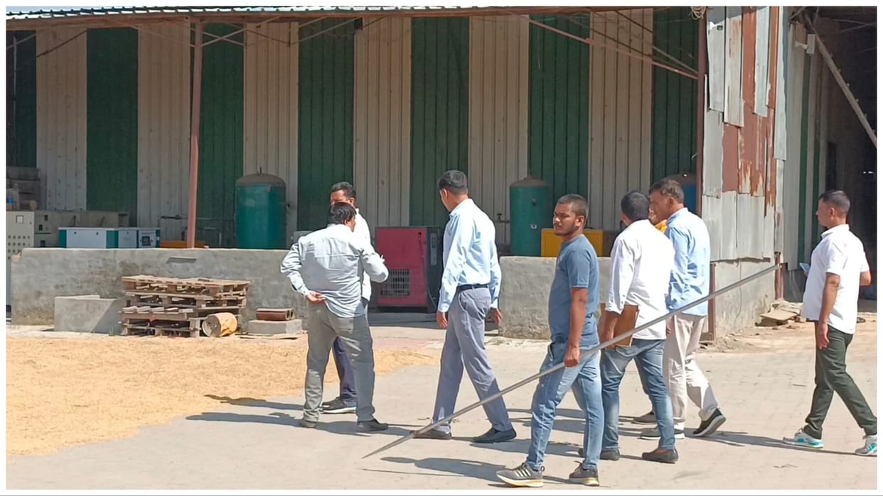 CM Flying did special investigation in rice mill, imposed fine of six and a half lakhs for purchasing paddy