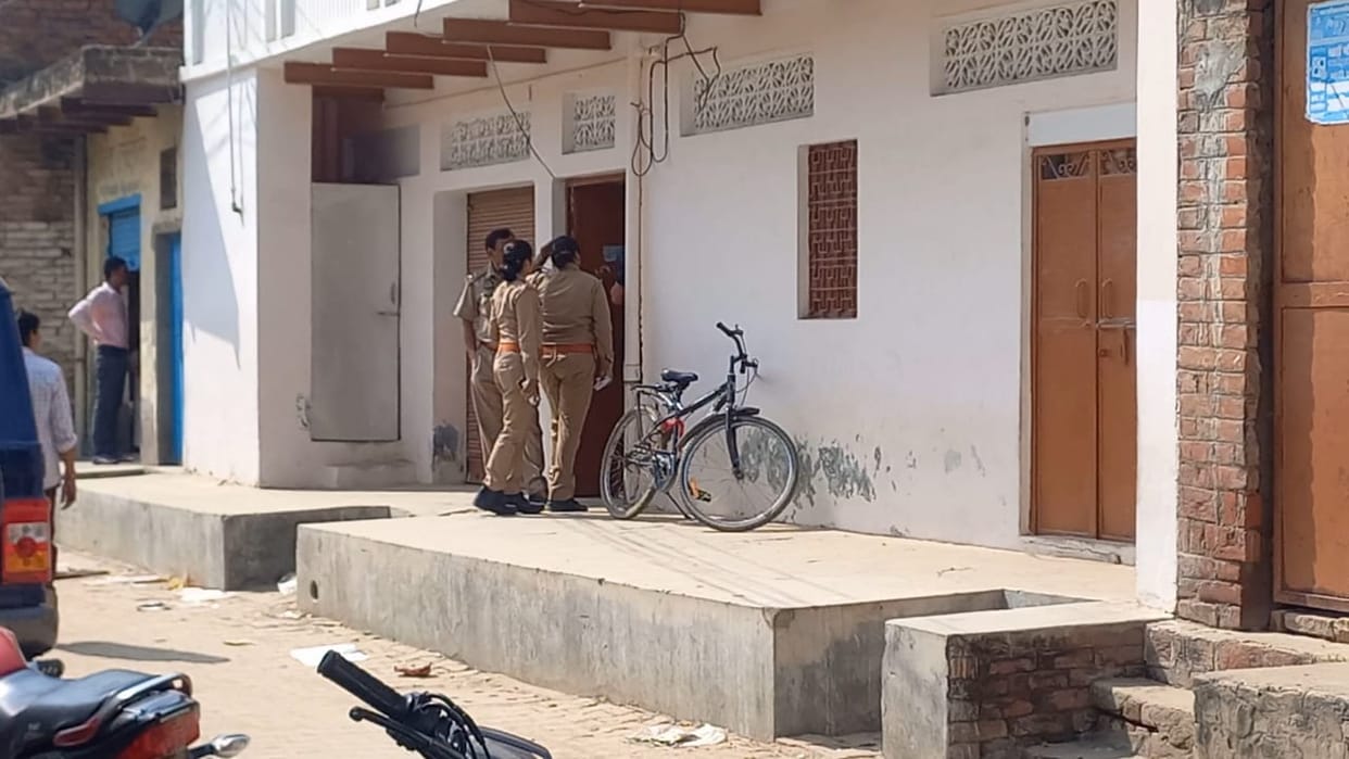 NIA Raids: Early morning raid by NIA in UP's Bhadohi created panic, investigation of Shoaib Alam's house