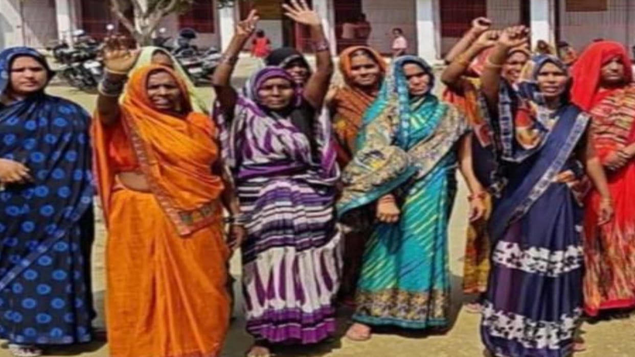Women anger erupted in Gorakhpur first demonstrated at school then at police post