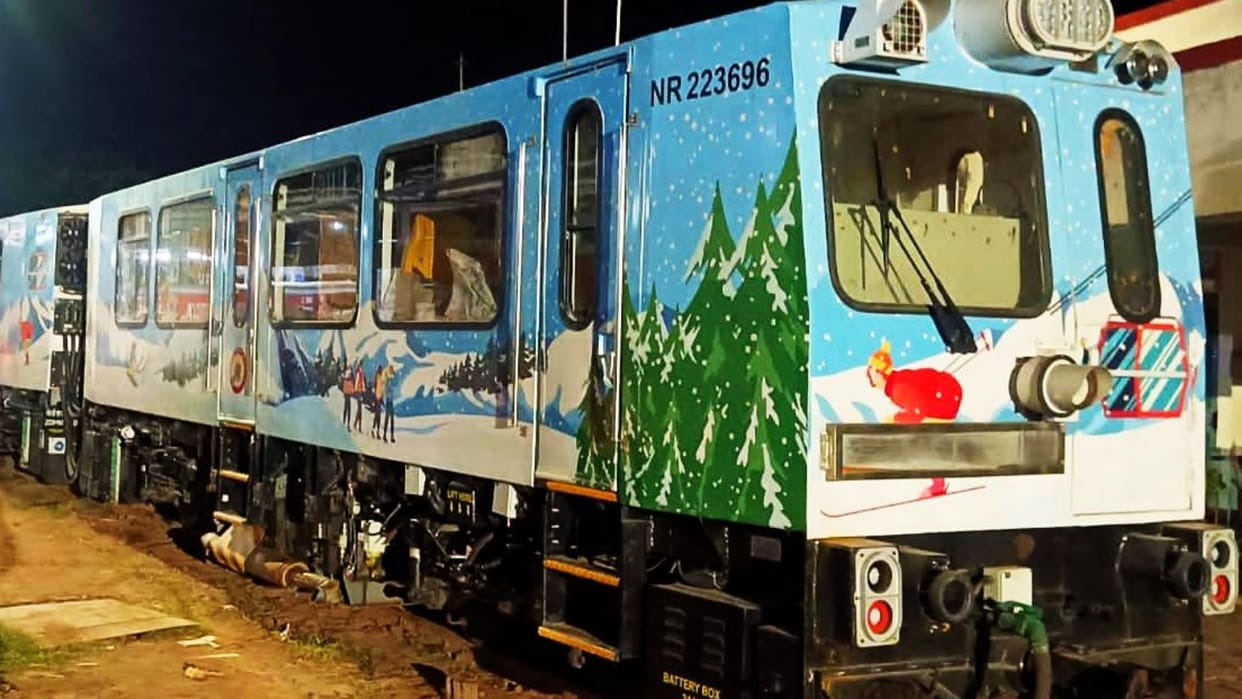 Self propelled Hydraulic Train Trial fail on kalka shimla railway track