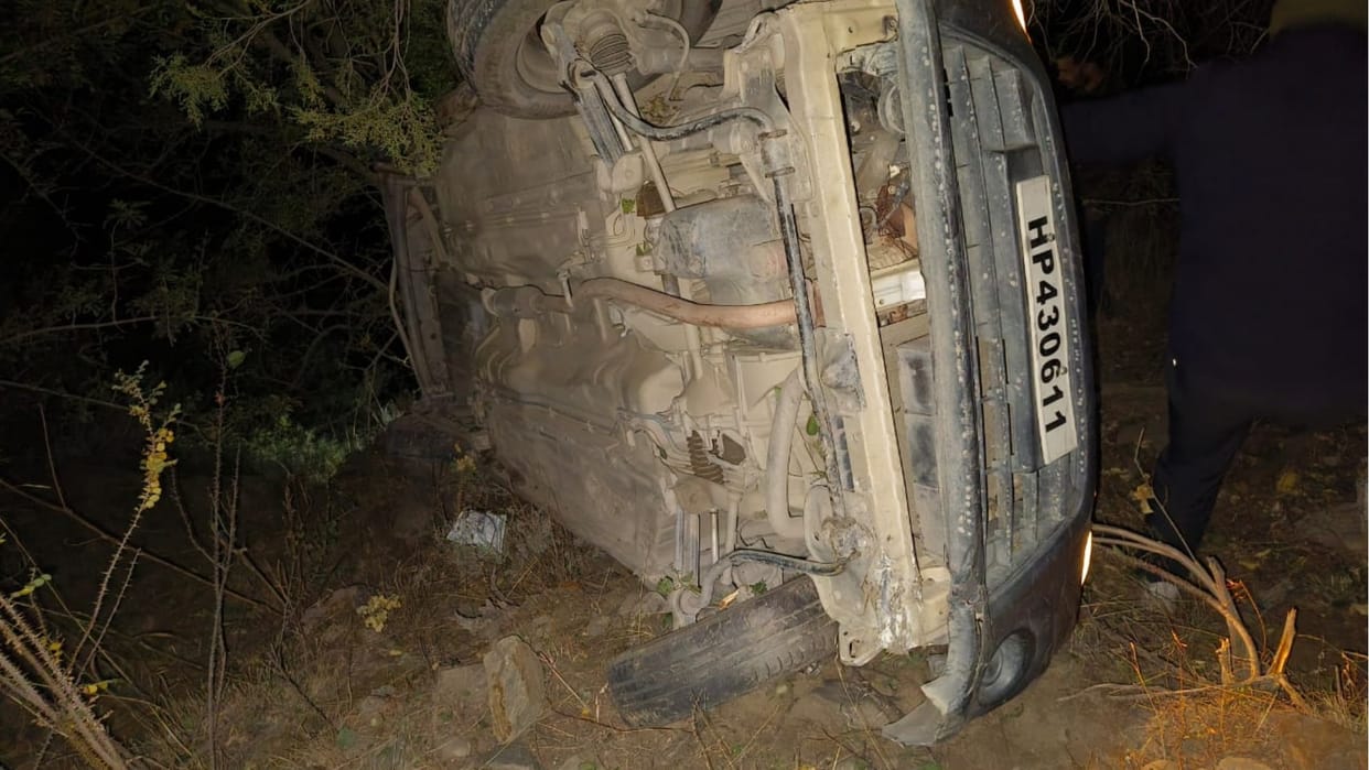 Himachal Lahaul News: Car accident in Lahaul TGT Teacher Missing