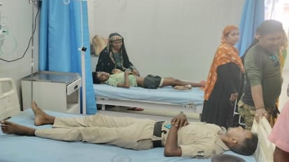 Sitamarhi News: शराब तस्कर को पकड़ने के दौरान पैंथर मोबाइल टीम की बाइक से एक व्यक्ति घायल, पुलिस को लगी चोट Sitamarhi News One person injured by Panther mobile team bike while catching liquor smuggler