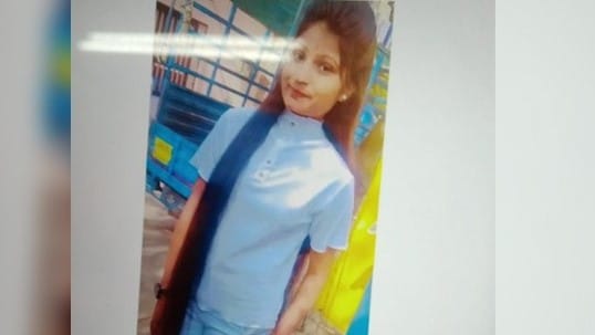 student hanged herself indore news