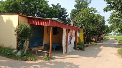 Deoria news Mass Murder There is no section 144 in village, curfew has been imposed