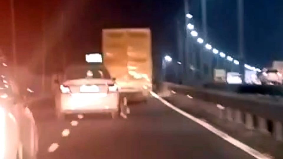 Delhi Road Rage: people Made video but made no effort to stop the vehicle