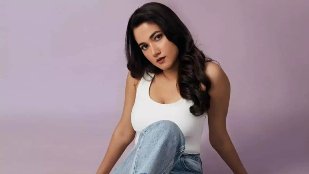 Jawan Fame Actress Alia Qureshi Revealed She was in Bangkok where Two People killed in Mall