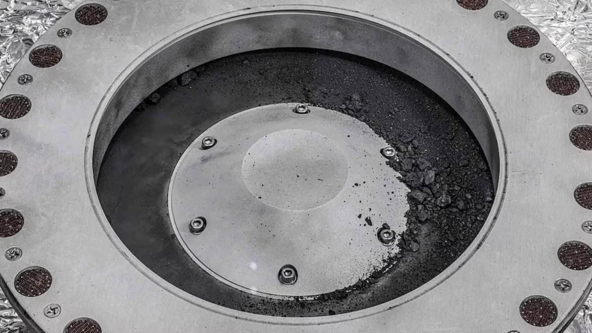 nasa osiris rex bennu asteroid sample is full of carbon and water