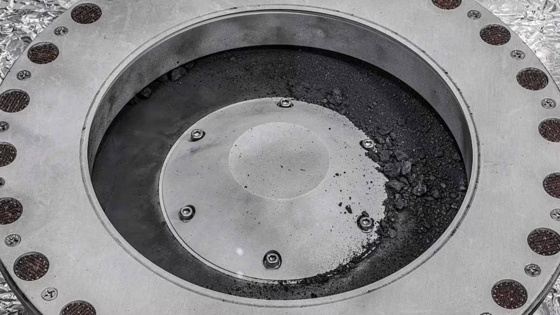 nasa osiris rex bennu asteroid sample is full of carbon and water