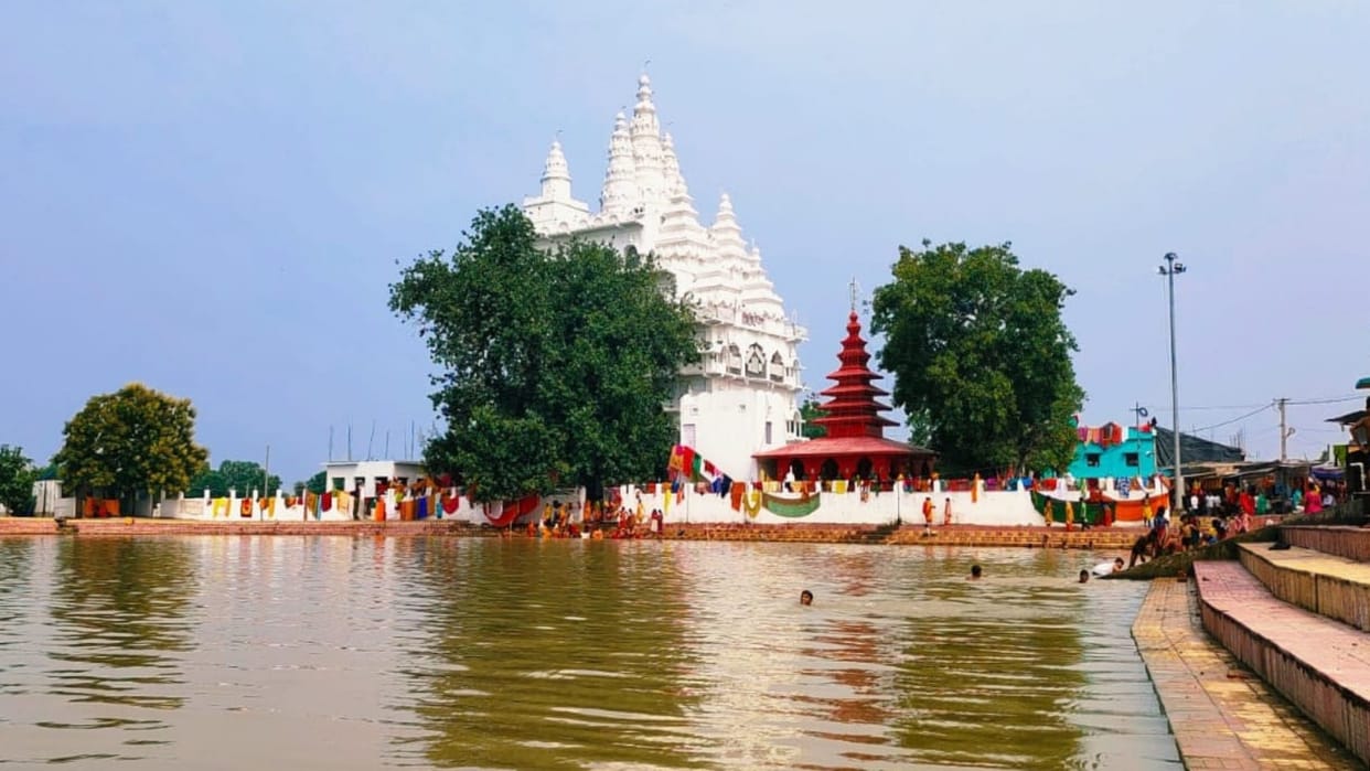 Bihar Girl who went to worship in Maharani Than temple died by drowning in the pond in Jamui