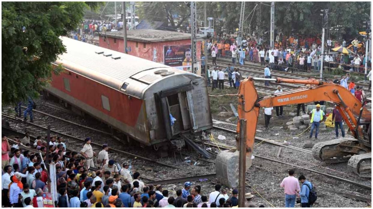 Special train with thousand passengers leaves after bihar train accident, Assam monitoring situation