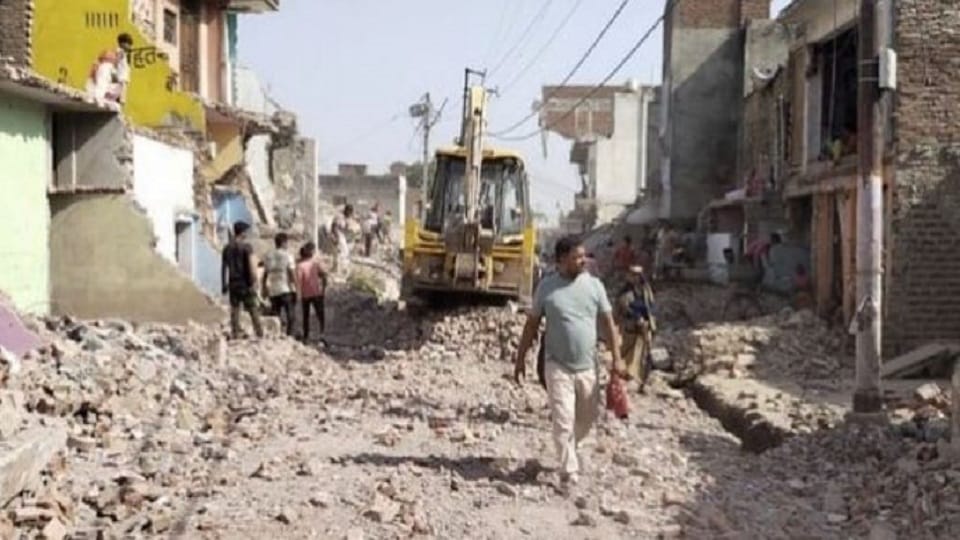 Bulldozer runs on encroachment in Dataganj for the third day under tight security