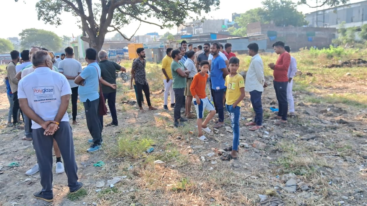 Hindu organization creates ruckus after dead bodies of three cows are found, two youths detained