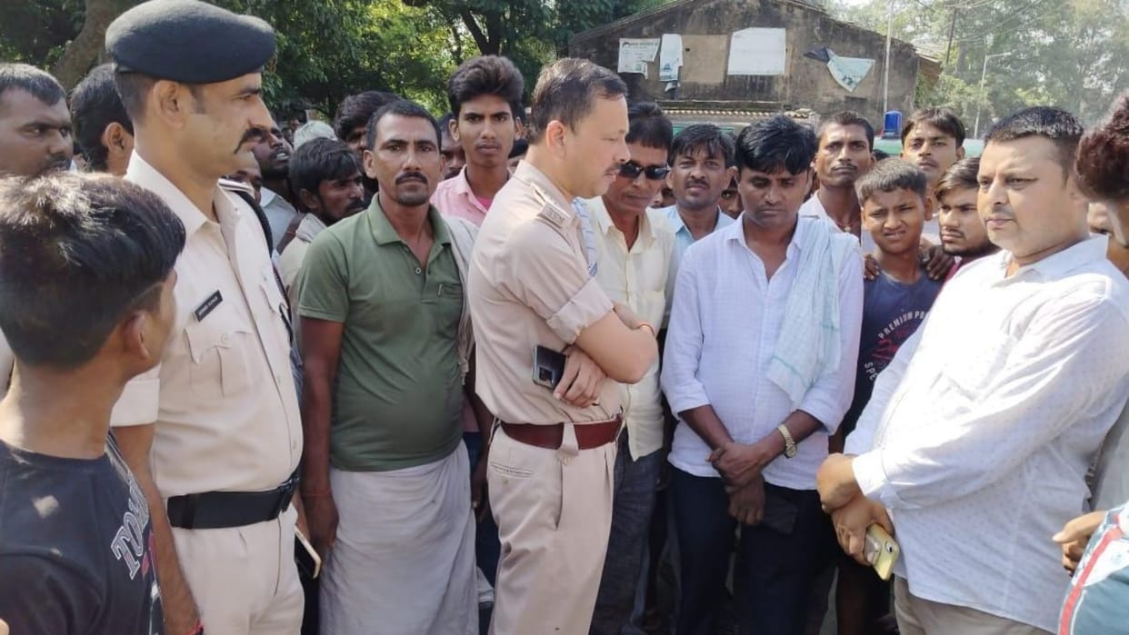 Miscreants Murderd former chief husband by attacking him with sharp weapon In Hajipur Vaishali