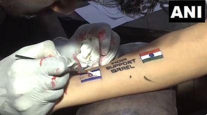 Youth in Varanasi extend their support to Israel by getting tattoo