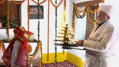 पीएम मोदी का उत्तराखंड दौरा: स्थानीय पोशाक पहने दिखे प्रधानमंत्री, आदि कैलाश के किए दर्शन, देखें तस्वीरें PM Modi visited Adi Kailash
