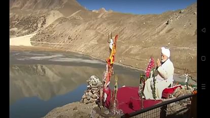 पीएम मोदी का उत्तराखंड दौरा: स्थानीय पोशाक पहने दिखे प्रधानमंत्री, आदि कैलाश के किए दर्शन, देखें तस्वीरें PM Modi visited Adi Kailash