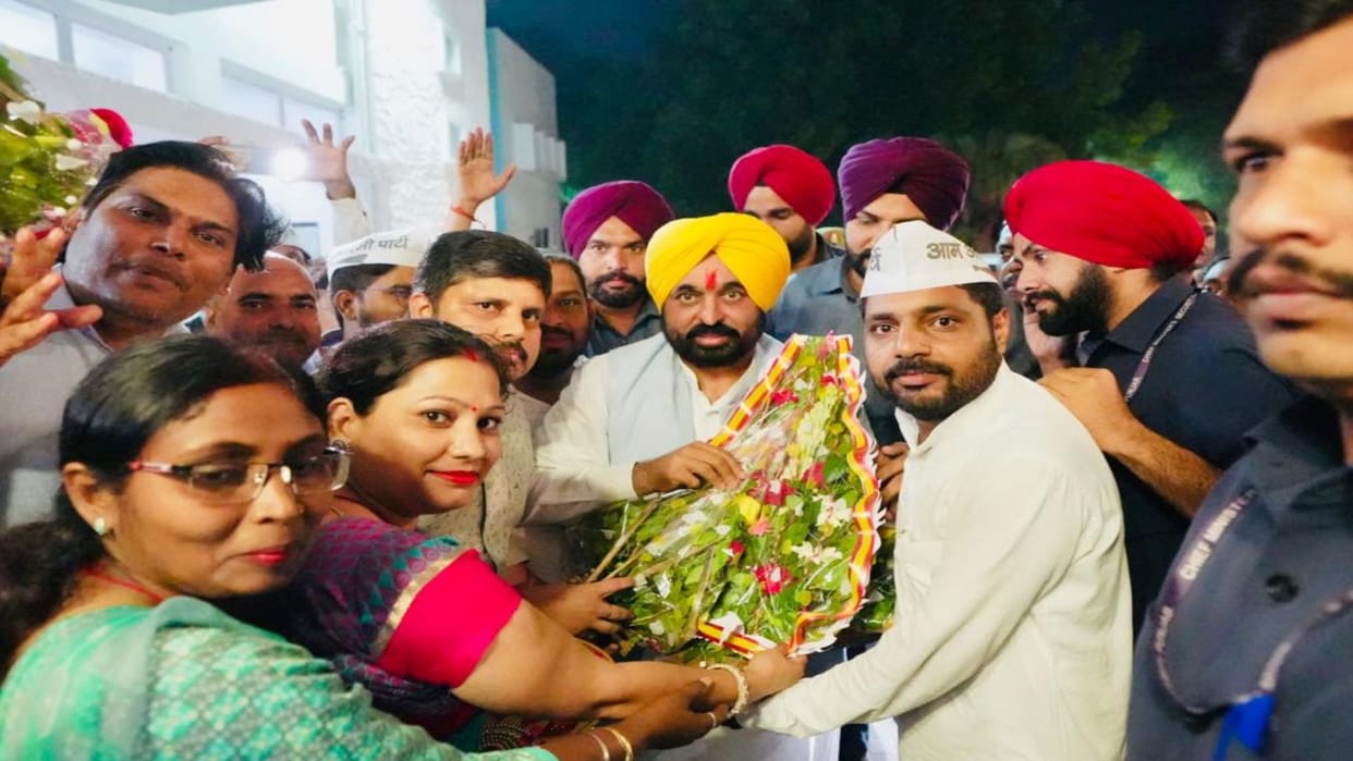 Punjab Chief Minister Bhagwant Mann given a warm welcome