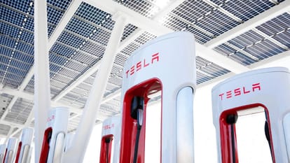 Ford Motor to add 15000 more Tesla Superchargers to its electric-vehicle charging network